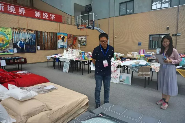 �Ҹ�������ζϯ����ͨ������������300���Ҽ��aƷ��Ů�����