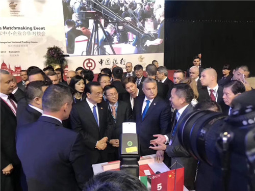 羅萊生活董事長薛偉成參加中國-中東歐國家企業(yè)合作對接會并向李克強總理匯報交流跨國合作心得