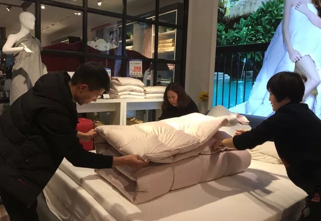 �Pʢ�Ҽ���Ӣ��Ӗ����2018��Ʒ��Ӗ���ի@�M�M��