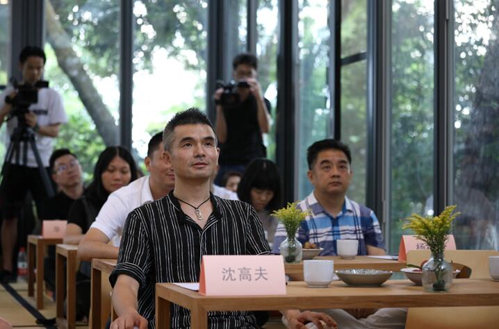 在自然的秘境里,你想撩一場怎樣的發布會